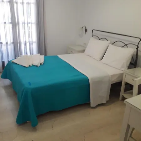 Arion Bay Santorini Kamári